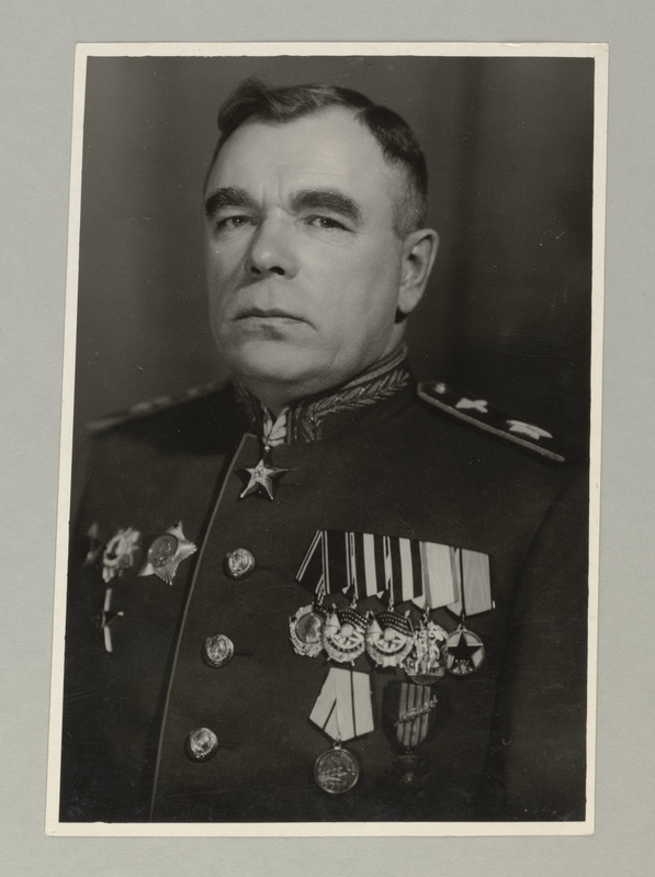 Lennuväe marssal Falalejev F.J.