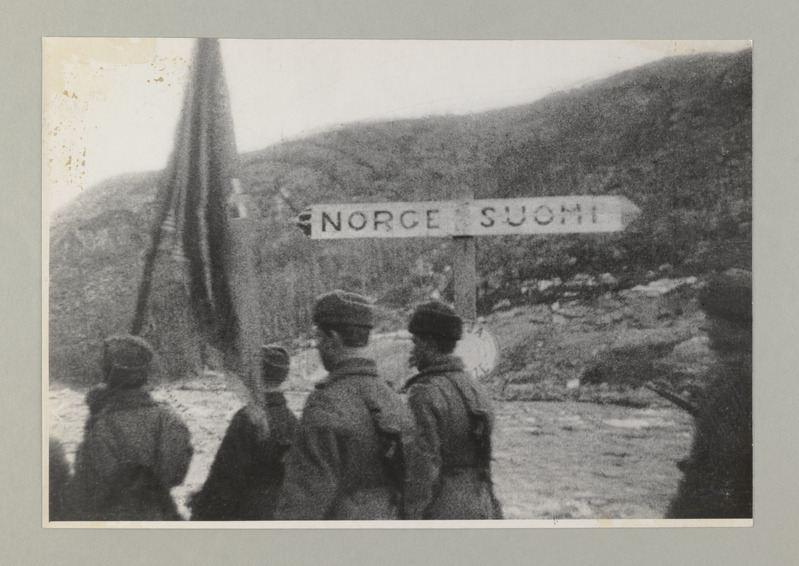 Nõukogude väed lähevad üle Norra piiri.