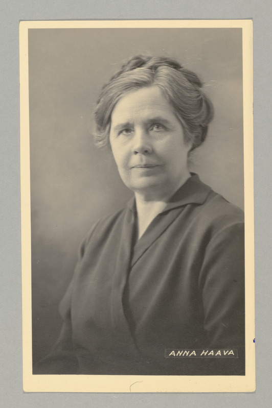Fotod Eesti kirjanikest - Anna Haava.
