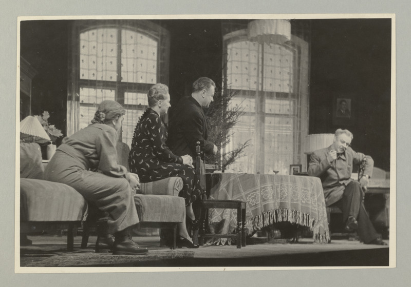Seeria: "Stalini preemia laureaate." K.Simonovi näidendi  "Võõras vari" etendus M.Gorki nimelises akadeemilises Kunstiteatris.