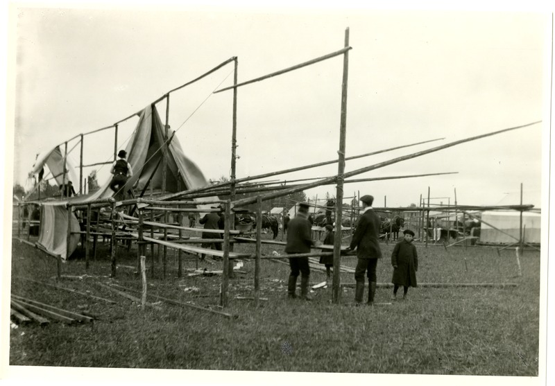 Laat Põltsamaal 1910.a. septembris. Ehitamine.