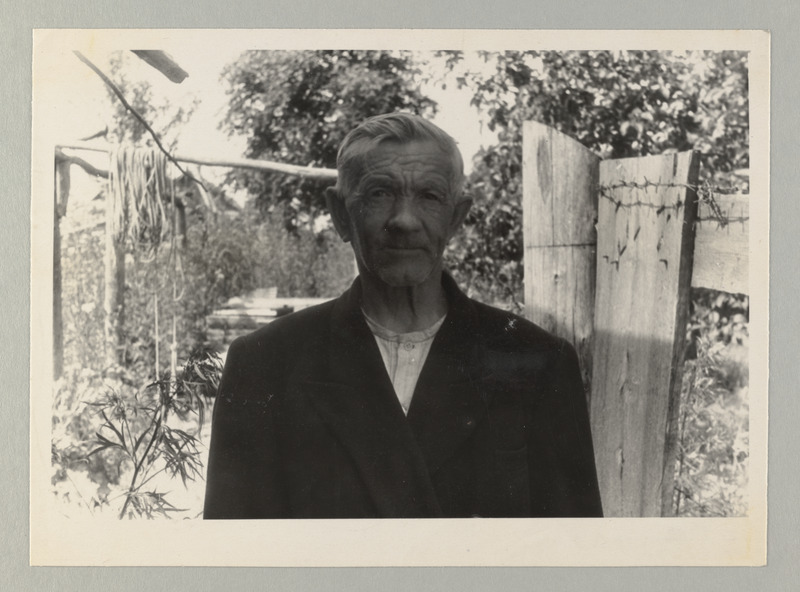 Peipsi kalurikolhoosid, 1940.a. loodud esimesed kolhoosid ja muud ENSV kolhoosid 1951.a. Kalur Peeter Petuhov.