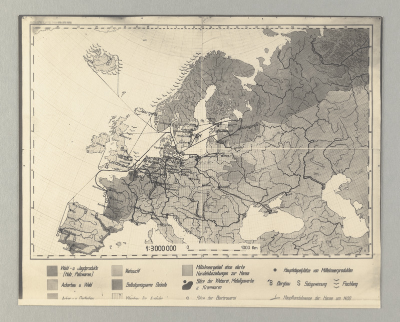 "Livland-Estland Austellung". Fotokoopiad näituse väljapanekutest: skeeme ja kaarte Eesti- ja Liivimaa kohta majandusest, rahvastikust jms. stende balti-saksa kultuuritegelastest, venelaste sõjavastase propaganda plakateid, metsloomade topiseid jm.