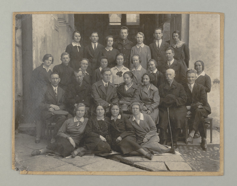 Herzeni nimelise instituudi (Peterburg) Eesti osakonna üliõpilased ja lektoris. I kursus. 28.5.1933