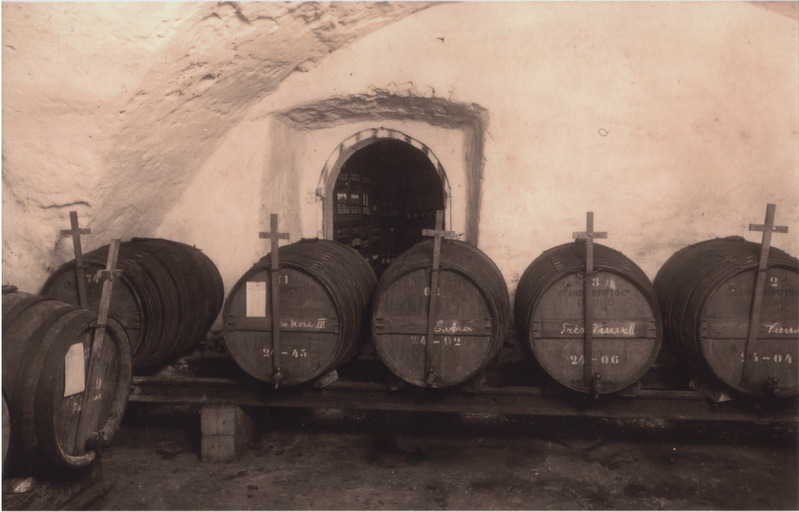 C.Petenbergi veinikauplus Suure Gildi hoone keldris 20. saj I veerandil.