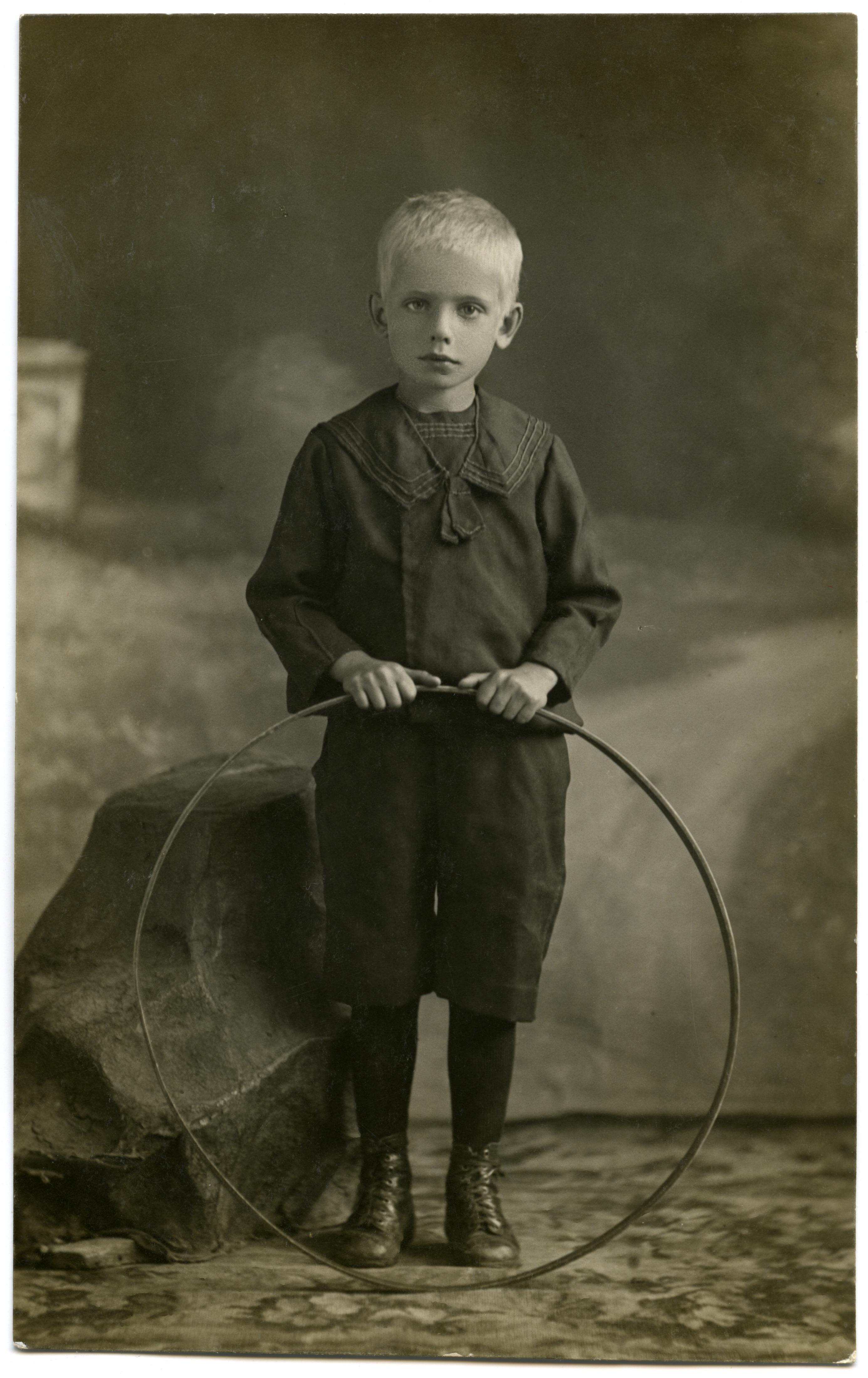 Helle Avila onu, ca 1926. a., Jaan Posti, Tallinnas