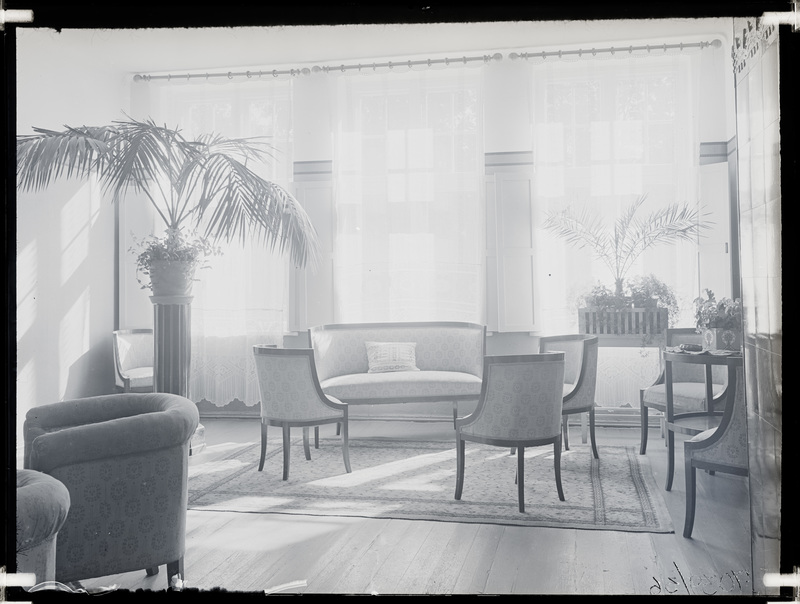 Detail toa sisevaatest, juugend-stiilis mööbel