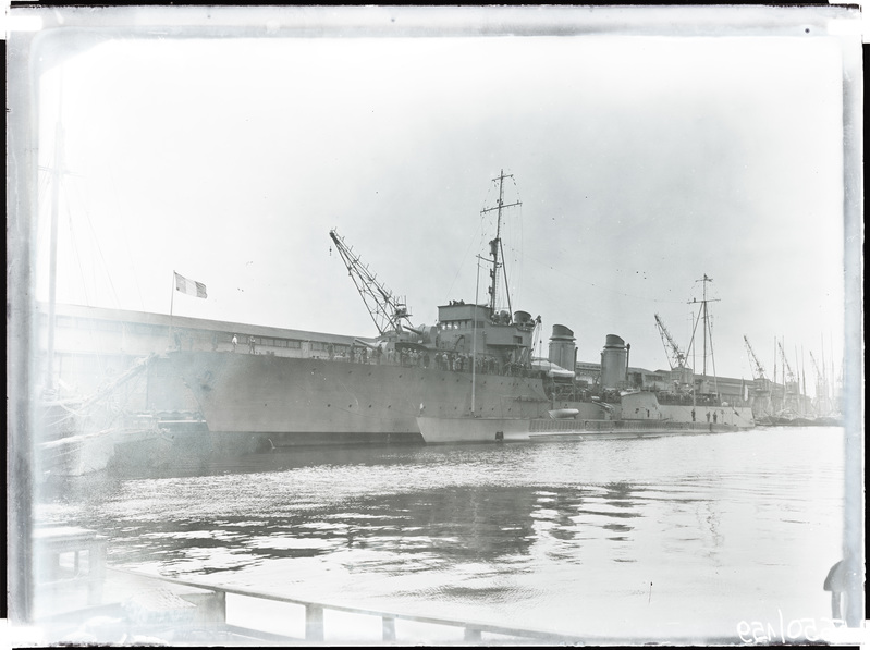 Välismaised sõjalaevad sadamas