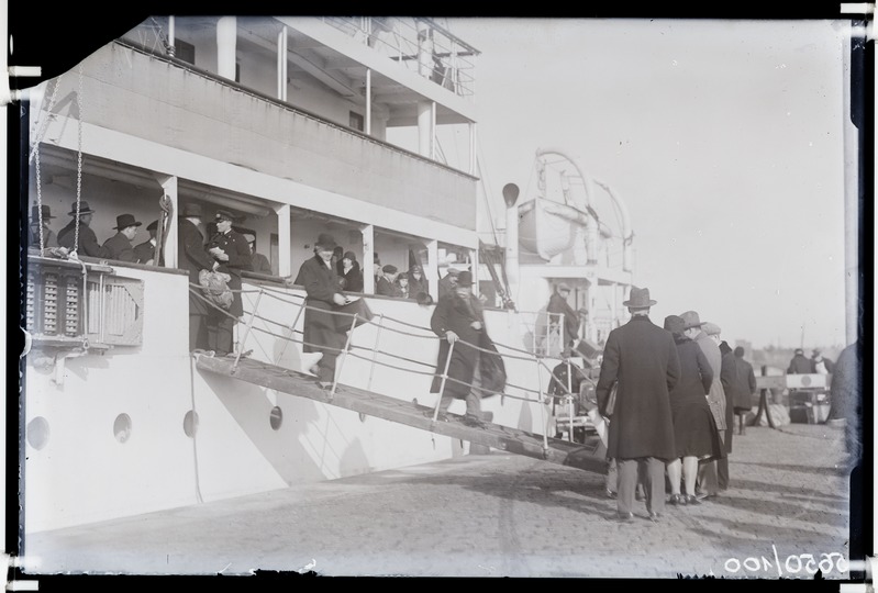 Reisijad lahkuvad aurikult