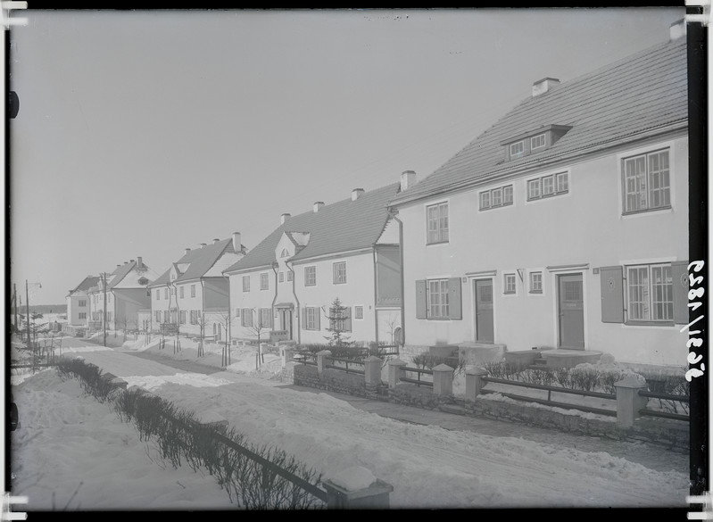 “Oma kolde” majad Kolde pst-l, Pelgulinnas. Ehitatud 1922-1926.a, arhitektid: H. Johanson ja E. Habermann.