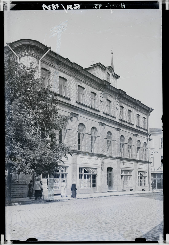 Hoone, Harju tänav 45