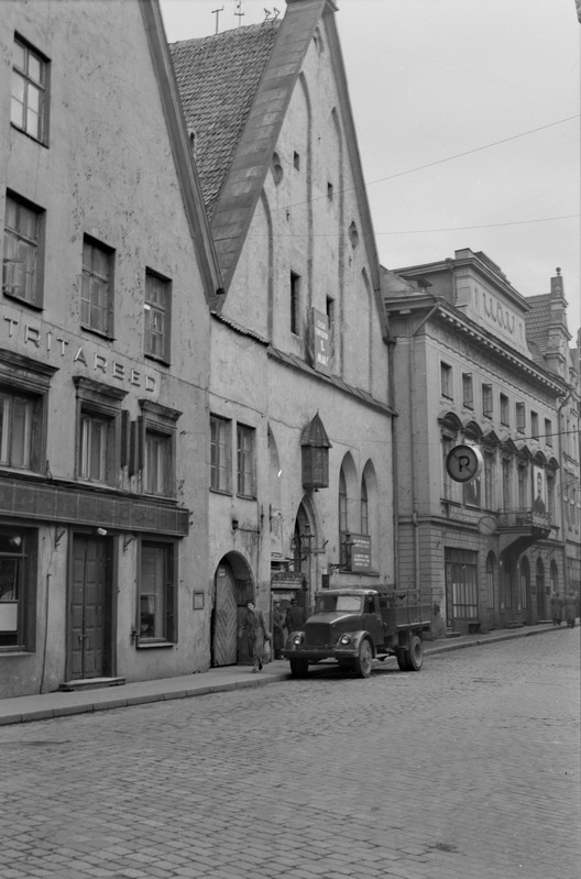 ENSV Riiklik Ajaloomuuseum (Suurgildi hoone), Pikk tn 17.