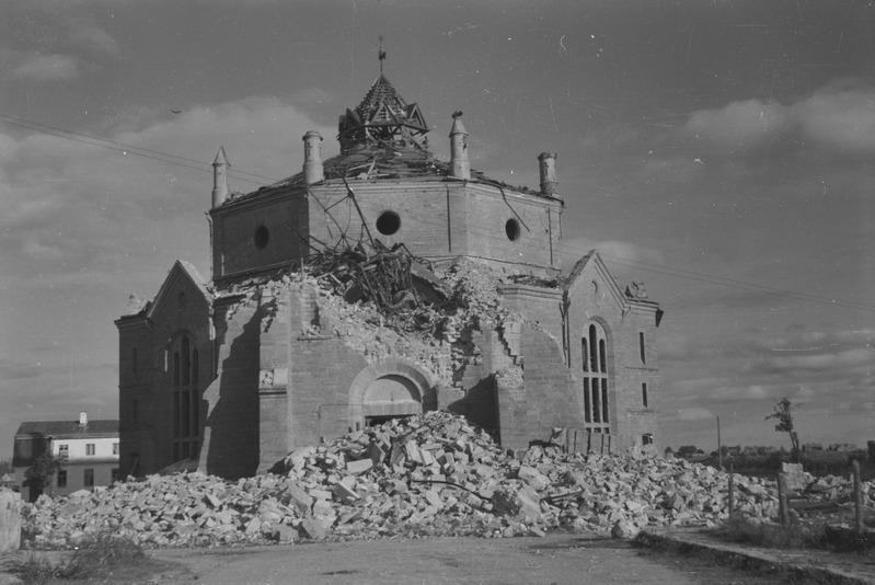 Sõjapurustused Narvas. Aleksandri kiriku varemed