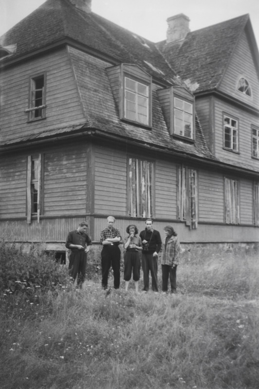 Aegna saar. 1927. aastal ehitatud ohvitseride pereelamu, hiljem Tselluloosi paberikombinaadi puhkepaas (Karnepi tee 6).