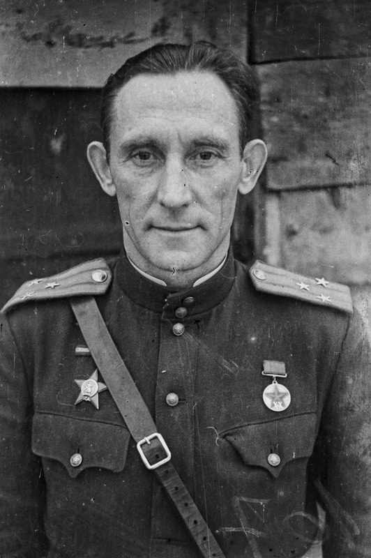 Polkovnik Kund 249. Laskurdiviisi staabiülem. Rinnaportree. Veebr. 1945.a.