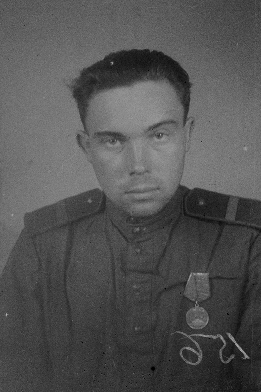 Tundmatu jefreitori portree, peakatteta, Kloogal 1945.a.