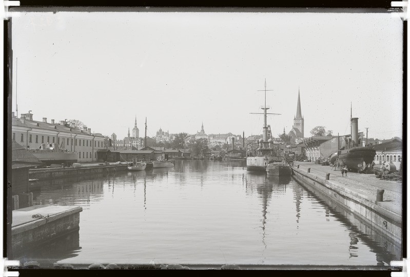 Tallinna sadam. Admiraliteedi bassein.