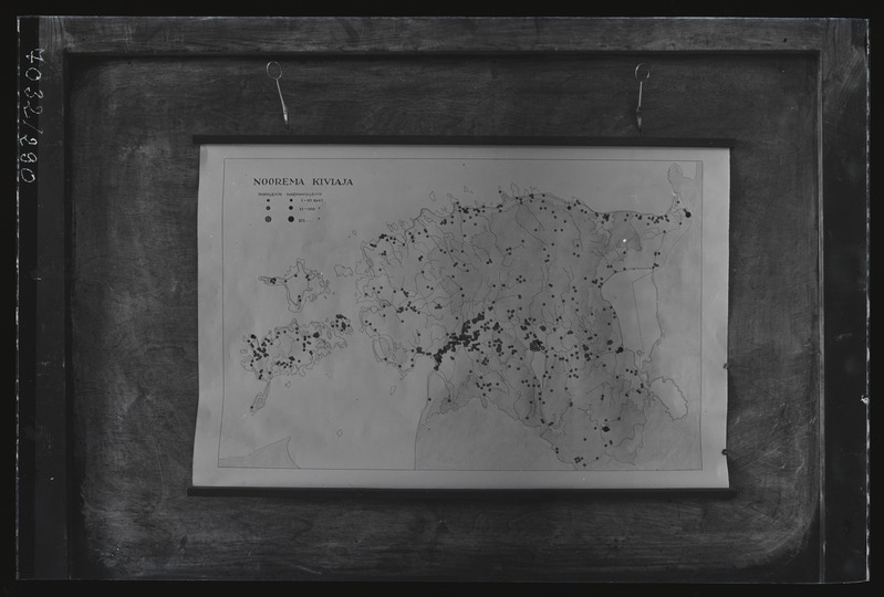 Kaart. Noorema kiviaja juhuleiud ja kaevamisleiud.