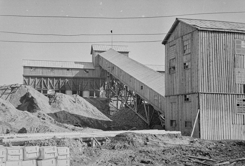 Kaevandus-tööstuskool Kukrusel.