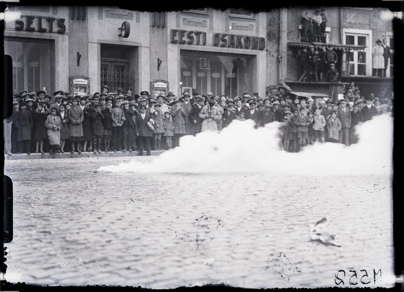 Süütepommide demonstreerimine Tallinnas