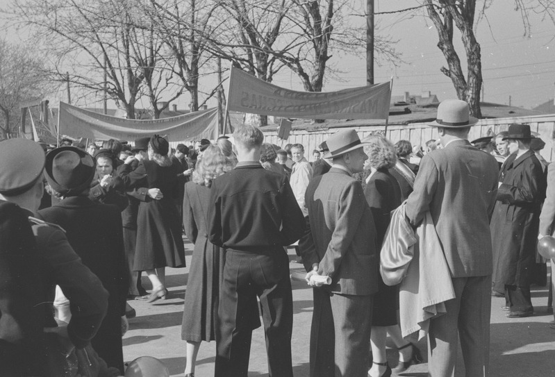 Töörahva püha 1. mail 1953. a-l. Töötajate rongkäik.