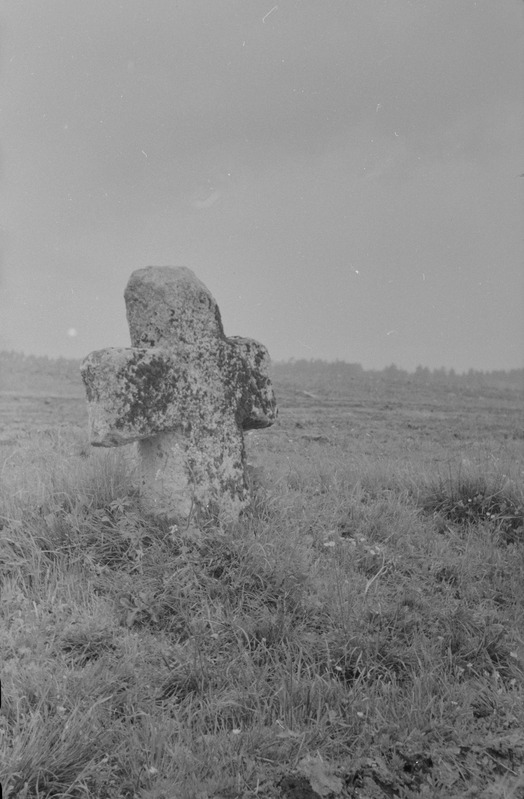 Kivirist Põdrangu lähedal