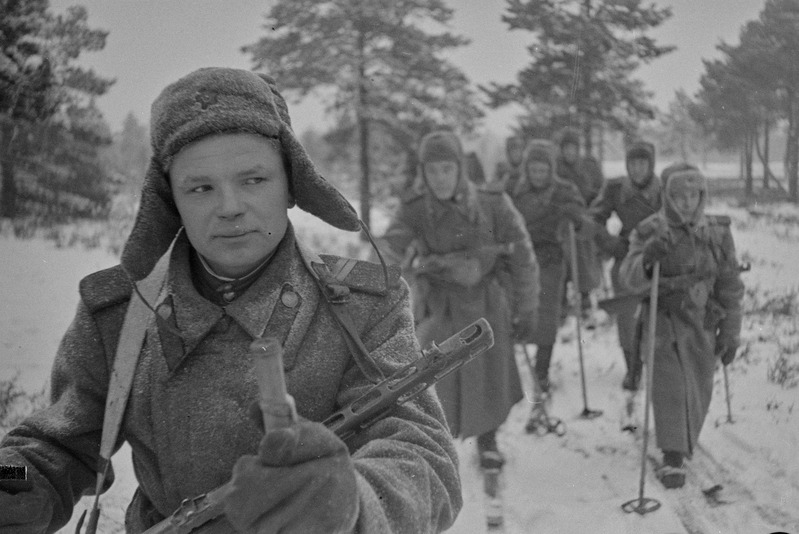 8. Eesti Laskurkorpus. Kindralmajor J. Lombaku diviisi luurajad rännakul (1944)