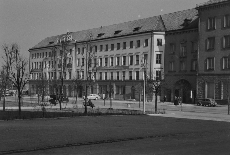Töörahva püha 1. mail 1953. a-l. Tallinna oblasti komitee hoone Estonia pst.
