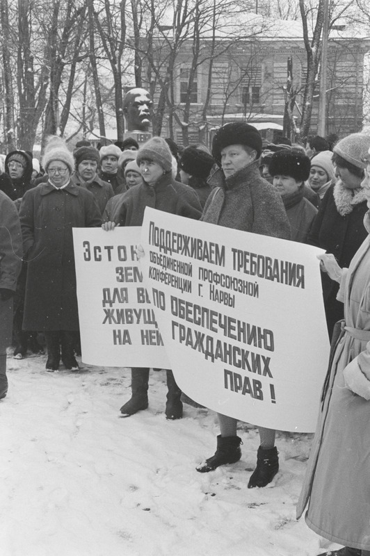 Narva Kreenholmi Manufaktuuri töötajate miiting üldstreigi toetuseks - aprill 1992.a.