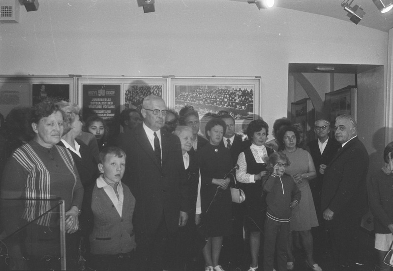 Ajaloomuuseumi näitus Moskvas NSVL Revolutsioonimuuseumis. Avamine