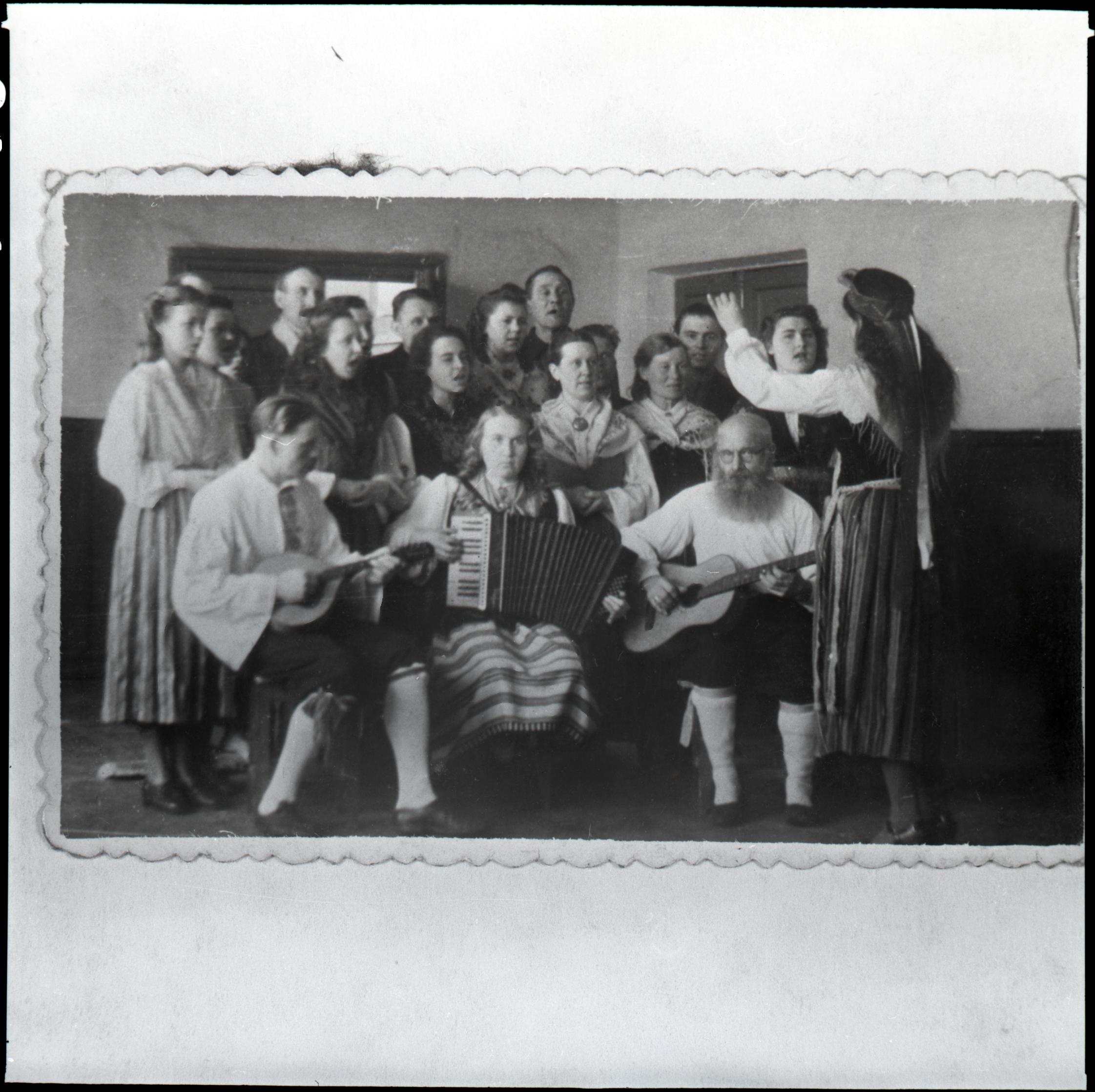 Reprofoto. Perekond Poltan Siberis asumisel (1941-?)