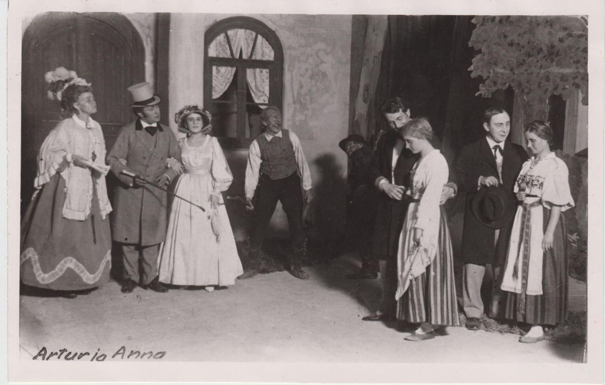 C. R. Jakobsoni näidendi "Arthur ja Anna" lavastus "Estonia" teatris.