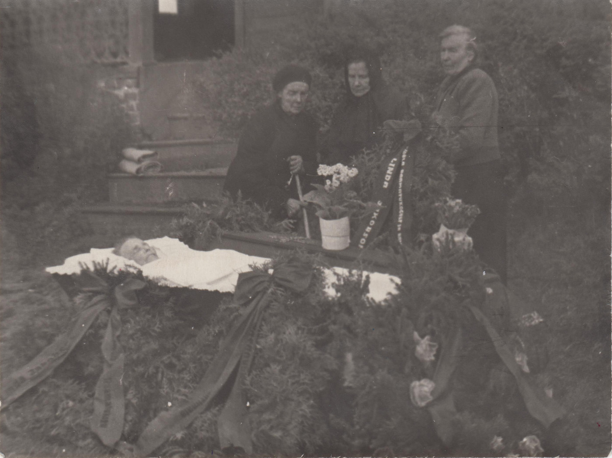 Linda Jakobsoni matus.