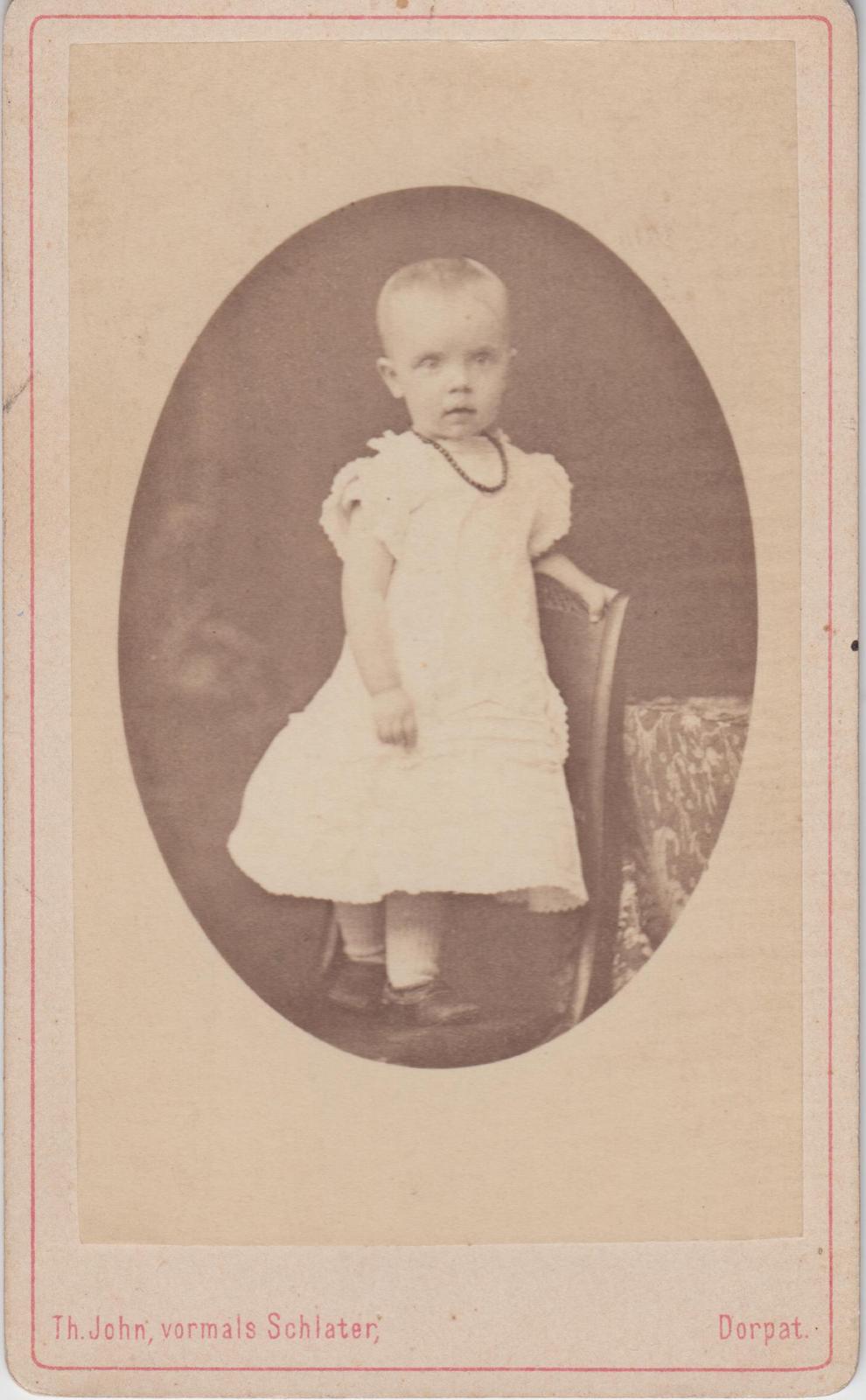 Elsa Jakobson 2 - aastasena.