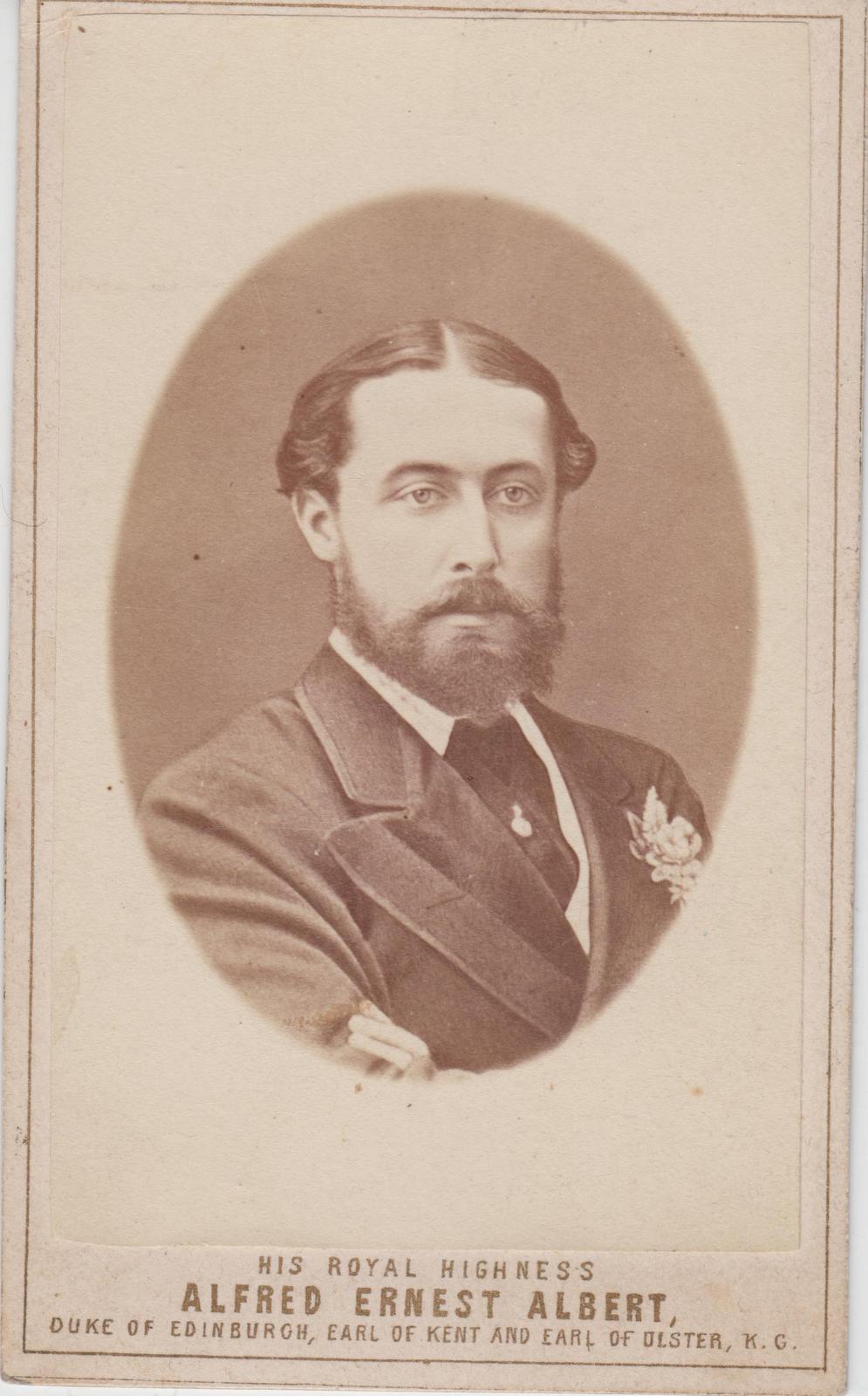 Alfred Ernest Albert. Edinburghi hertsog. Ovaalne rinnaportree.
