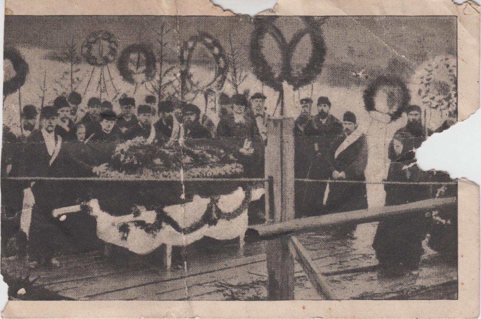 Postkaart-foto: C. R. Jakobsoni ärasaatmine kadunu talus Kurgjal.