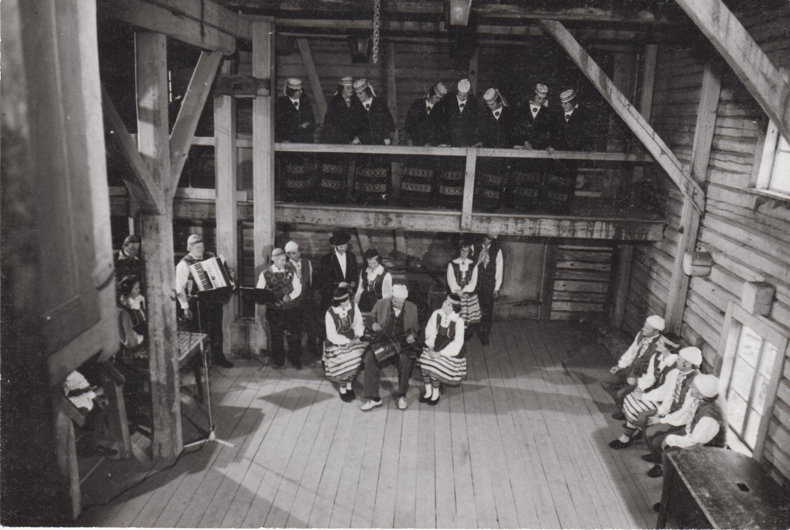 Eesti TV filmivõtted Kurgjal. Valmis film "Linnutaja laulud".