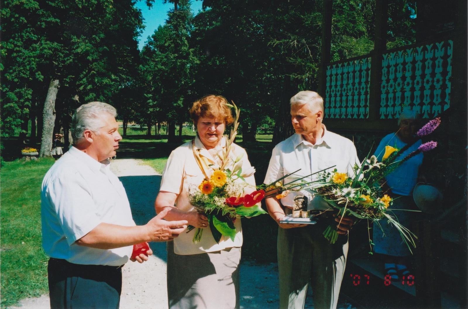 C. R. Jakobsoni preemia andmine 2007. a. Madis Padarile, Tiia Schönile, Karmo Jürjenile.