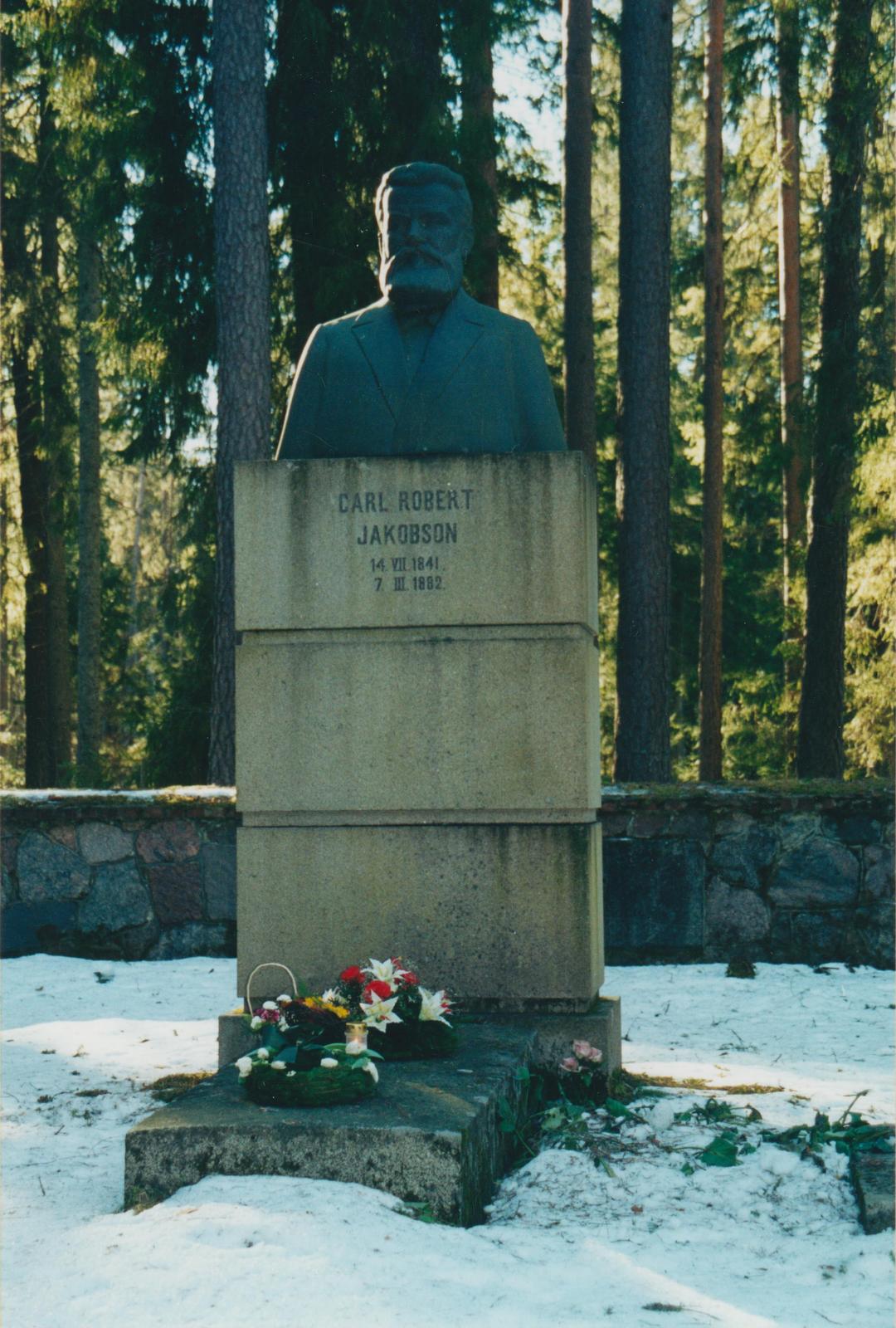 Jüri Kuuma raamatu "Carl Robert Jakobson - talurahva õpetaja ja põllumees" esitlus Kurgjal C. R. Jakobsoni surma-aastapäeval 2002. a.