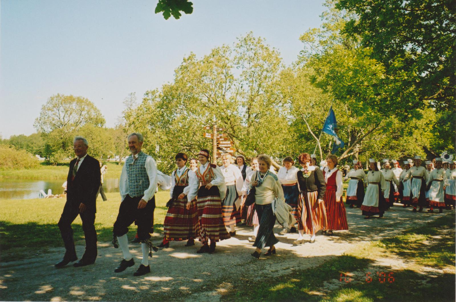 Eesti naislauluseltsi laulupäev Kurgjal 10. juunil 2006. a.