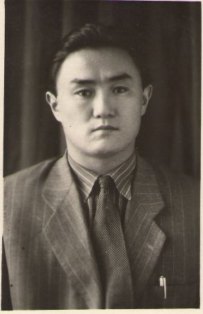 Foto. Salijev, Aziz (Kirgiisi NSV kirjanik).