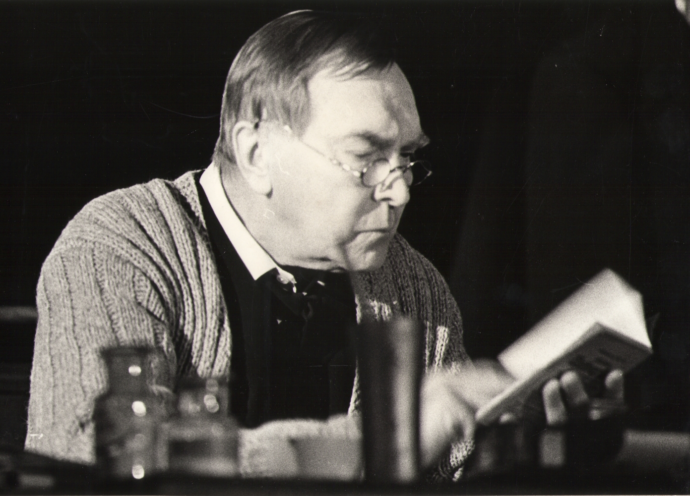 Foto. Näitleja Heino Mandri (Fr. R. Kreutzwald) etenduses VIRU LAULIK JA KOIDULA. 1982.