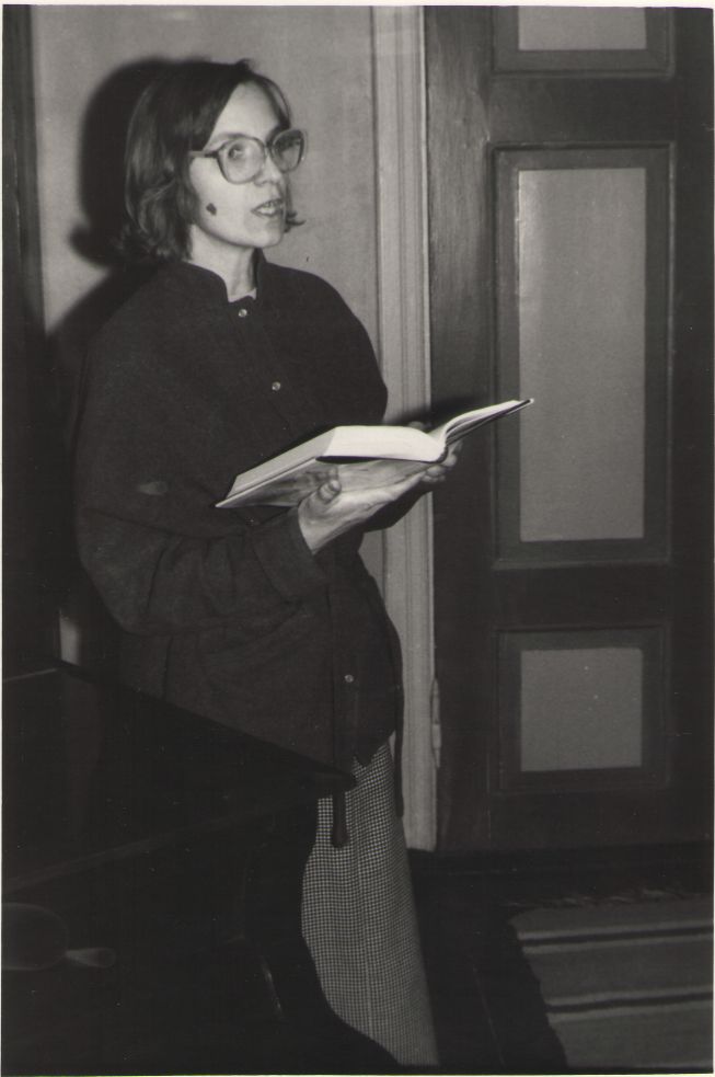 Foto. S. Jansons esinemas Fr. R. Kreutzwaldi mälestuspäeval. Võru, 26.12.1992.
