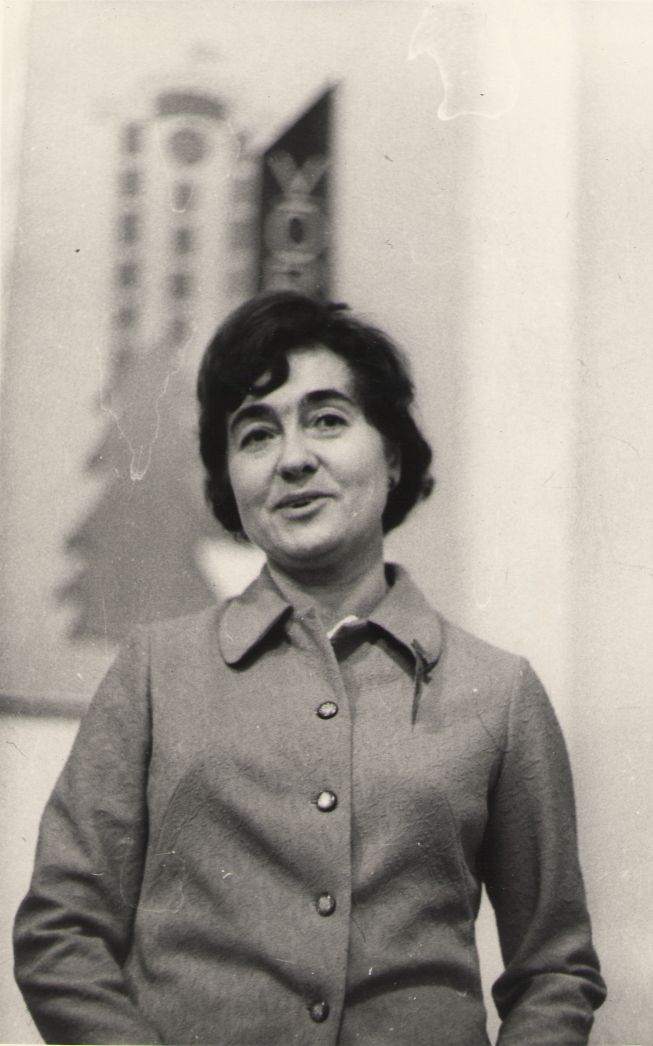 Foto. Irene Rosenberg esinemas II Kreutzwaldi päeval 18.12.1971, Võru.