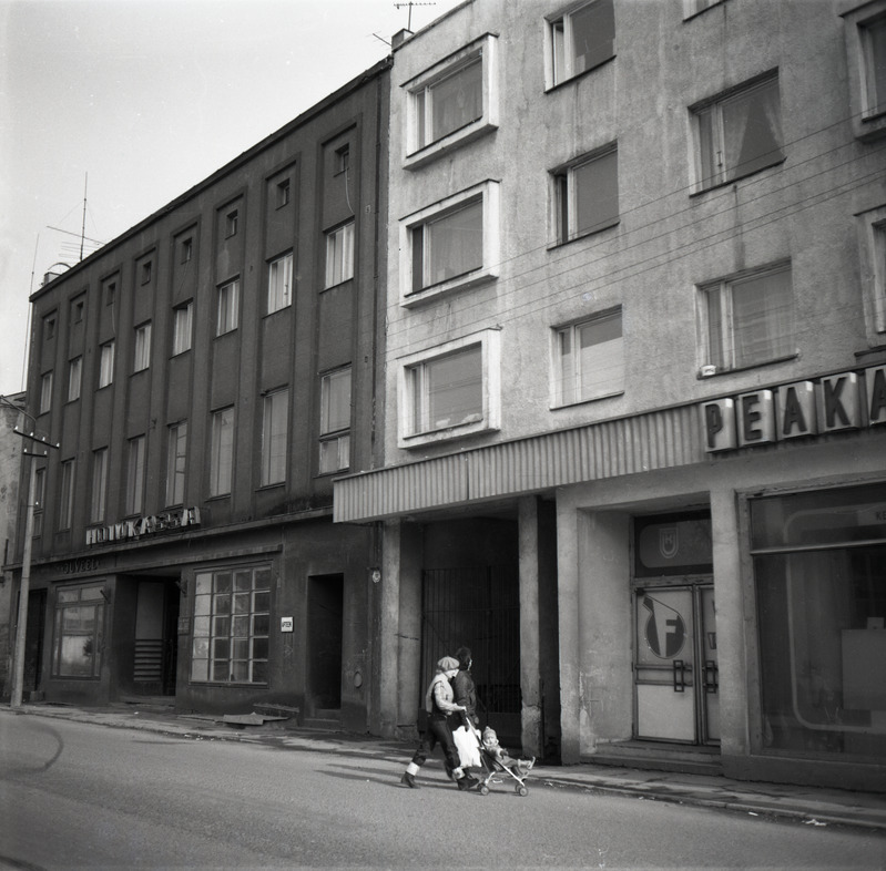 Rakvere Tallinna mnt: Virumaa Ühispanga hoone, arhitekt August Volberg, ja korterelamu