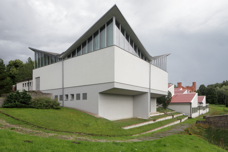 Jäneda Sovhoostehnikum ja hilisem Maamajanduse infokeskus. Arhitekt Valve Pormeister