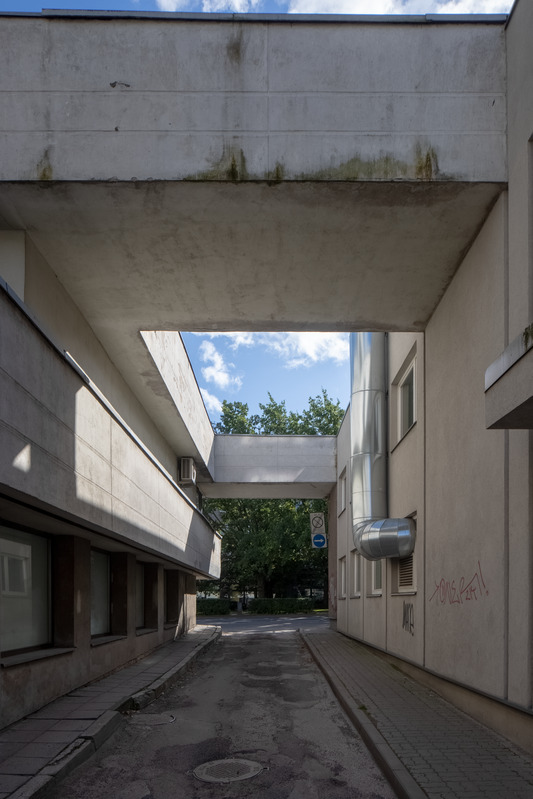 Projekteerijate Maja, Rävala pst 8, Tallinn. Sisetänav. Arhitektid Peep Jänes, Mart Port, Roman Urb, Arvo Niineväli