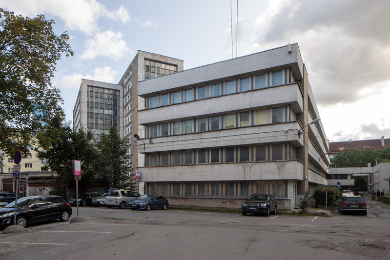Projekteerijate Maja, Rävala pst 8, Tallinn. Hoovipoolne hoonemaht. Arhitektid Peep Jänes, Mart Port, Roman Urb, Arvo Niineväli