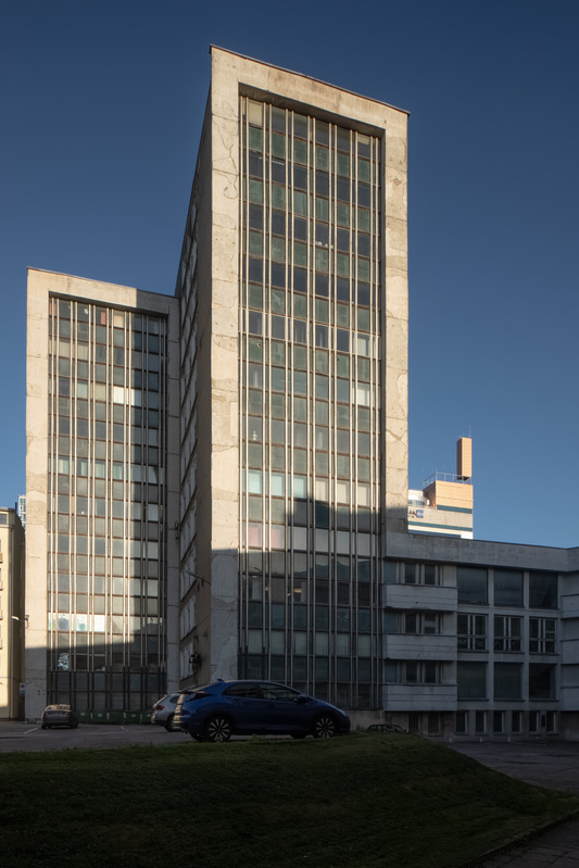 Projekteerijate Maja, Rävala pst 8, Tallinn. Vaade hoovi poolt. Arhitektid Peep Jänes, Mart Port, Roman Urb, Arvo Niineväli