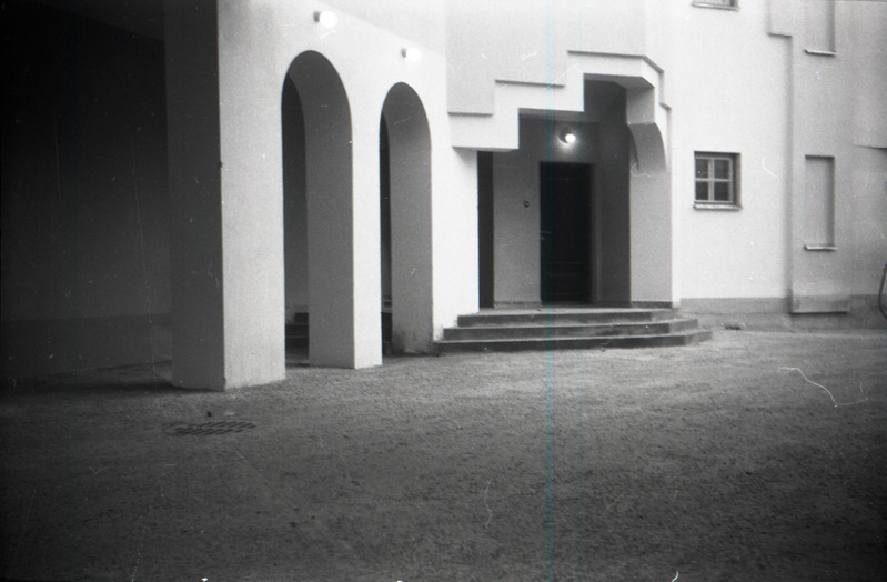 Tallinna Vanalinna Elamuvalitsuse hoone, Aia tn. Arhitekt Kalle Rõõmus. EAL 1986 fotokonkurss, foto seeriast M-2